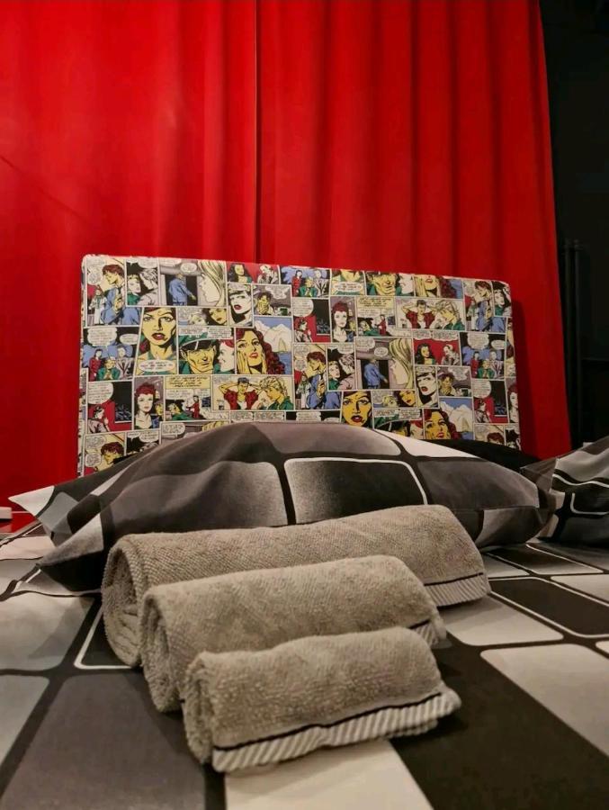 Apartment Comic House